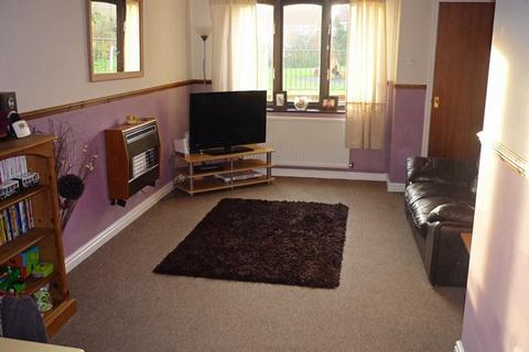 2 bedroom terraced house to rent, Staplehurst Close, Carlton Colville