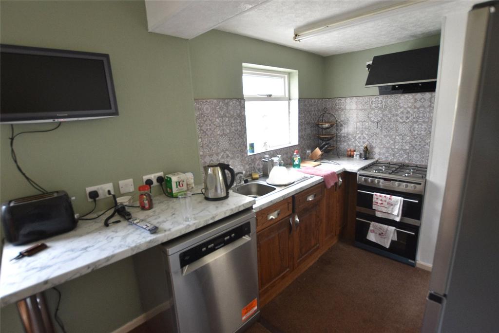Lyttleton Avenue, Halesowen, West Midlands, B62 3 bed semidetached