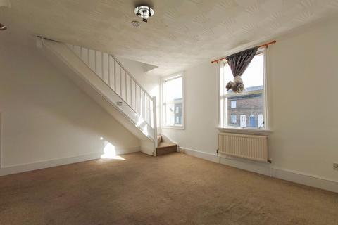 2 bedroom maisonette to rent, Queens Park Road, Brighton