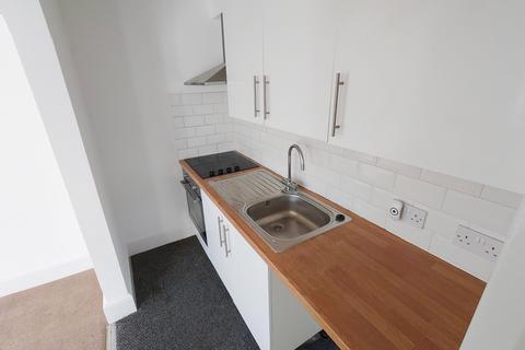 2 bedroom maisonette to rent, Queens Park Road, Brighton