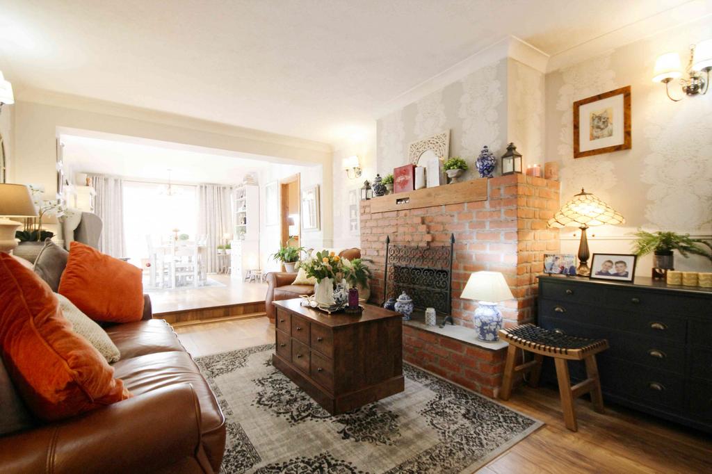 Brookside, Weaverham, CW8 3 bed bungalow £375,000