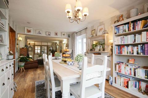 19 Brookside, Weaverham, Northwich, CW8 3HR