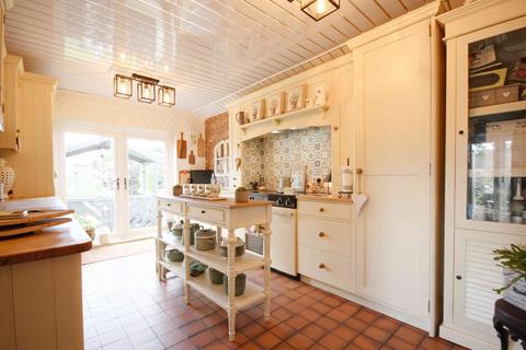 19 Brookside, Weaverham, Northwich, CW8 3HR