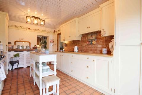 19 Brookside, Weaverham, Northwich, CW8 3HR
