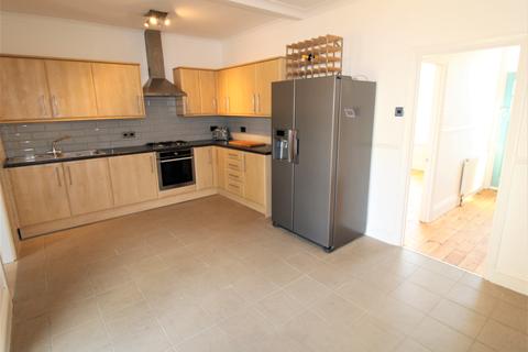 61 Howard Road, Upminster, RM14 2UE