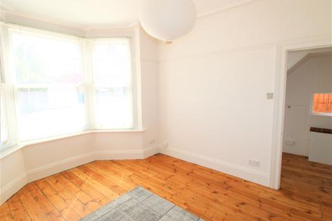 61 Howard Road, Upminster, RM14 2UE