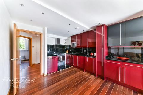 Flat 7, Leeward Court Asher Way, London, E1W 2JY