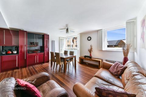 Flat 7, Leeward Court Asher Way, London, E1W 2JY