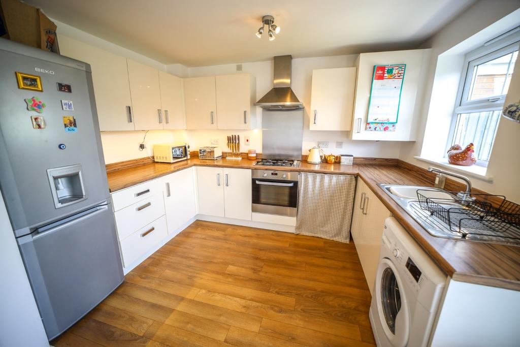 Cedar Gardens, NewtonLeWillows... 3 bed townhouse £200,000