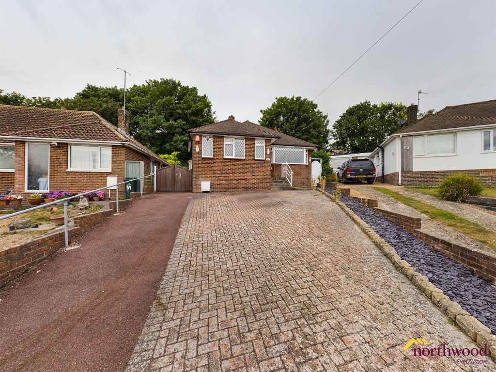 Elvin Crescent, Rottingdean, Brighton and Hove, BN2 2 bed bungalow £