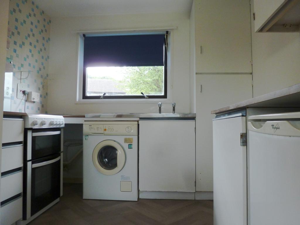 14 Suilven Way, Kinmylies, INVERNESS, IV3 8PD 1 bed flat £575 pcm (£