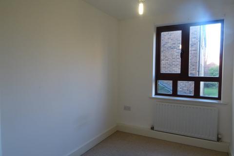 2 bedroom apartment to rent, Moore, Wakefield