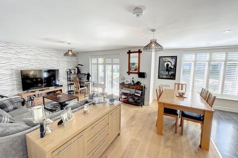 25 Lambe Close, Snodland, ME6 5PE