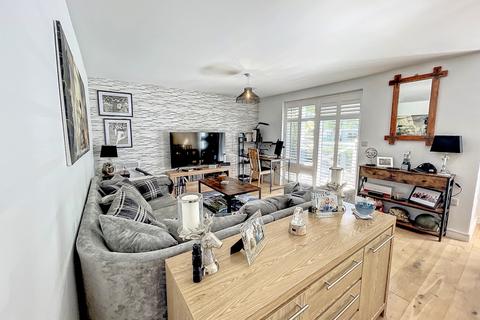25 Lambe Close, Snodland, ME6 5PE