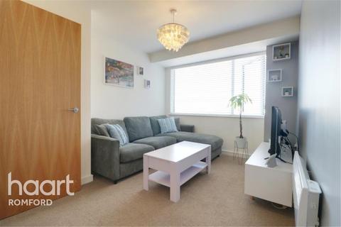 1 bedroom flat to rent - Queens Moat House - Romford - RM1