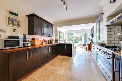 4 bedroom semi-detached house for sale, Southbourne Grove, Westcliff-on-sea, SS0
