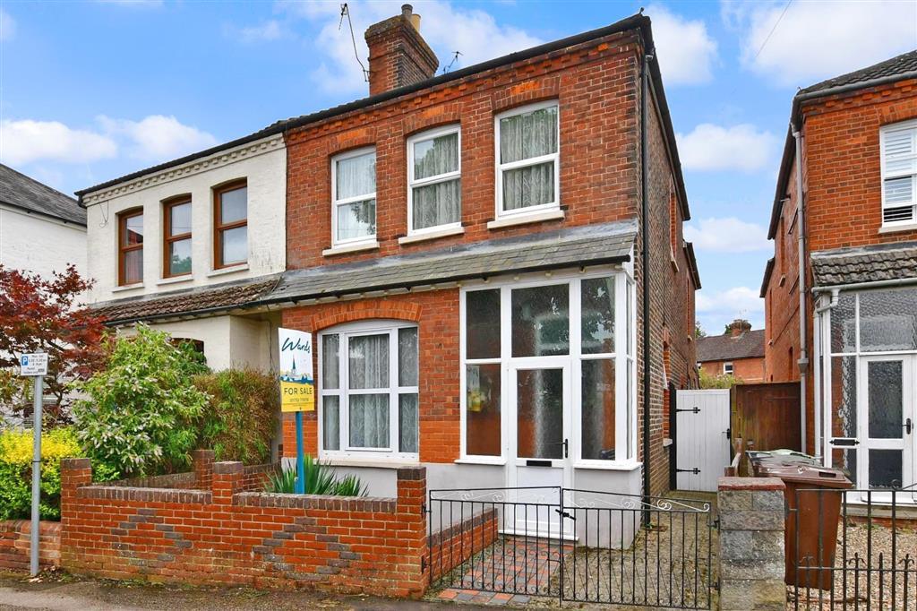 Barden Road, Tonbridge, Kent 4 bed semidetached house £600,000