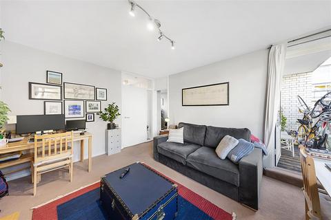 1 bedroom flat for sale, Churchill Gardens, SW1V
