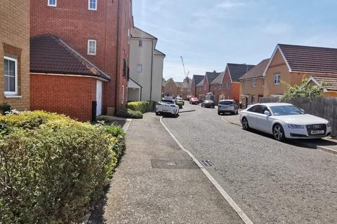 2 bedroom flat to rent, Panyers Gardens, Dagenham RM10