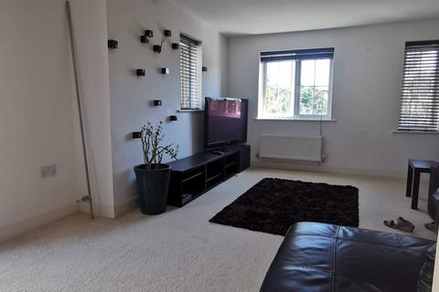 2 bedroom flat to rent, Panyers Gardens, Dagenham RM10