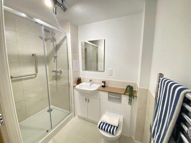 Shower Room Flat 33