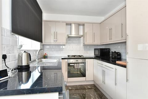 72 Romford Road, Aveley, South Ockendon, RM15 4PP