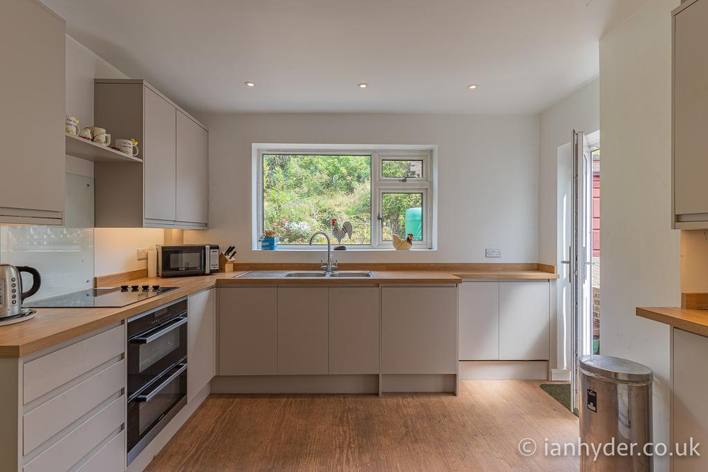 Swanborough Drive, Brighton BN2 4 bed semidetached house for sale £