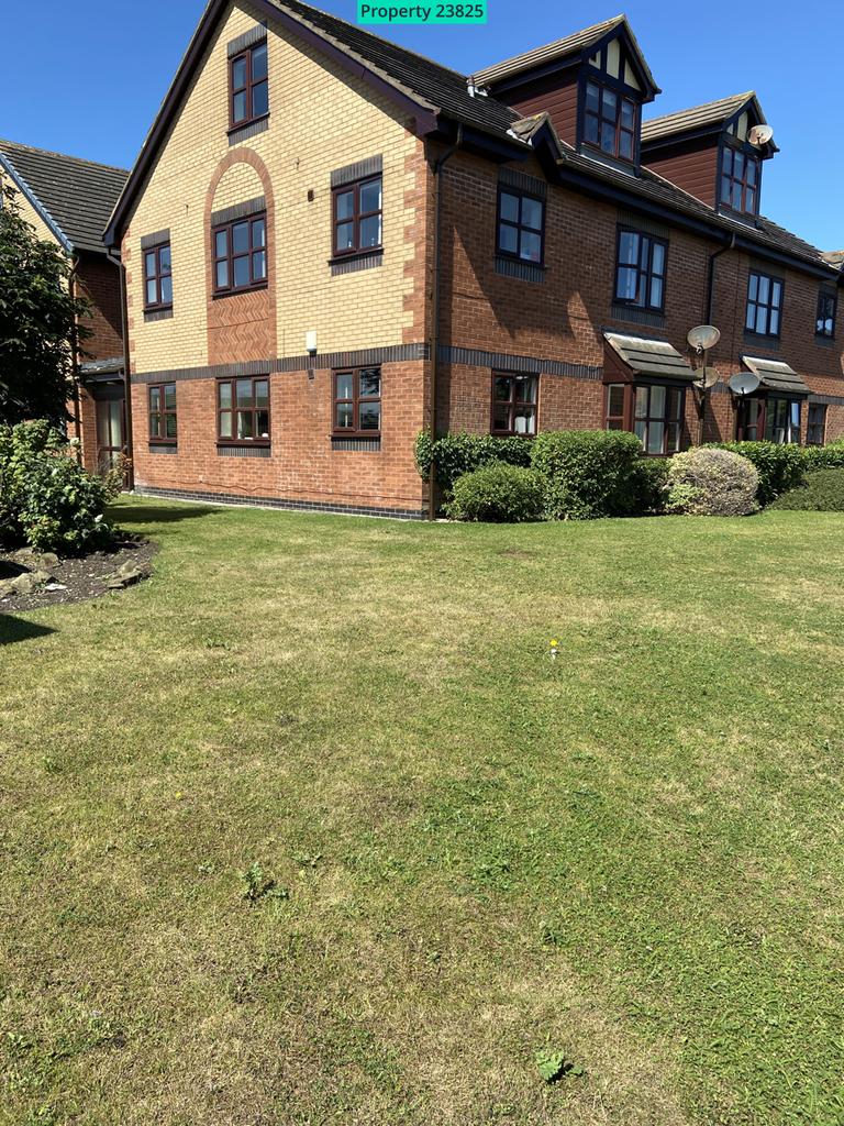 Blackpool, FY4 5FD 2 bed ground floor flat £625 pcm (£144 pw)