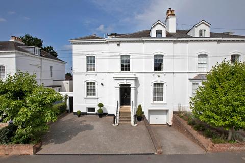 7 bedroom semi-detached house for sale
