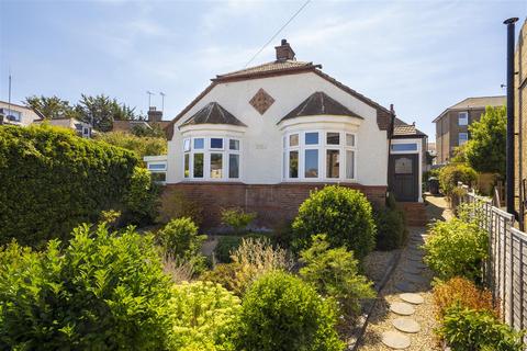 3 bedroom detached bungalow for sale - King Edward Avenue, Broadstairs