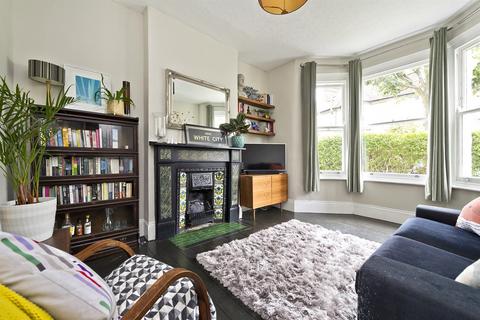 Ground Floor Flat, 15 Eynham Road, London, W12 0HD