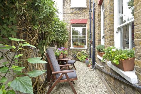 Ground Floor Flat, 15 Eynham Road, London, W12 0HD