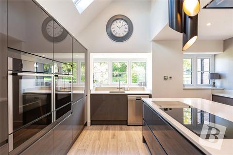 4 bedroom detached house for sale, Hillside Walk, Brentwood, Essex, CM14
