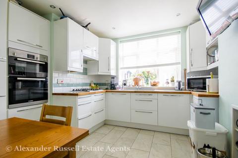 3 bedroom end of terrace house for sale, Dane Road, Minnis Bay, Birchington, CT7