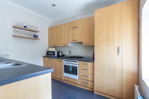 3 bedroom flat to rent - Southdean Gardens, Southfields, London, SW19