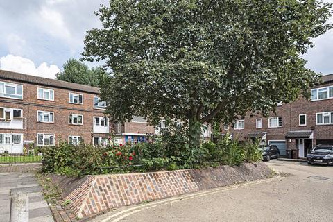 13 Jarrow Way, London, E9 5PG