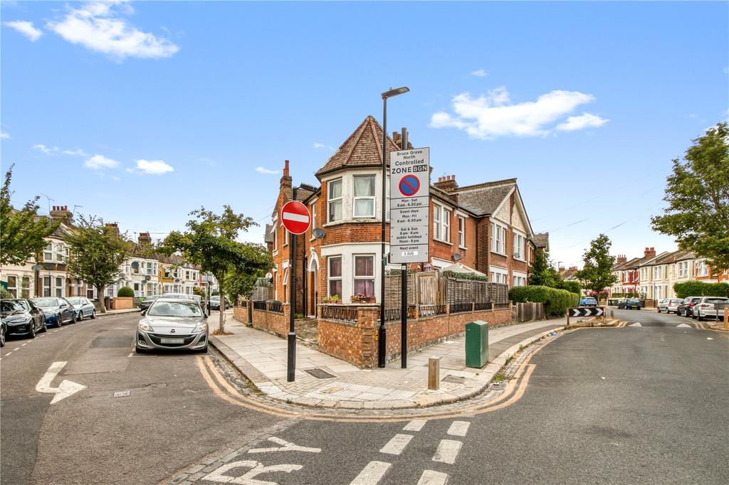 Mount Pleasant Road, London, N17 2 bed apartment for sale - £325,000