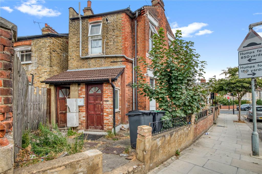 Mount Pleasant Road, London, N17 2 bed apartment for sale £325,000
