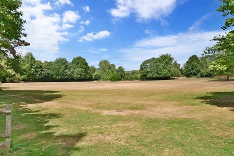 1 bedroom apartment for sale, Lesbourne Road, Reigate, Surrey