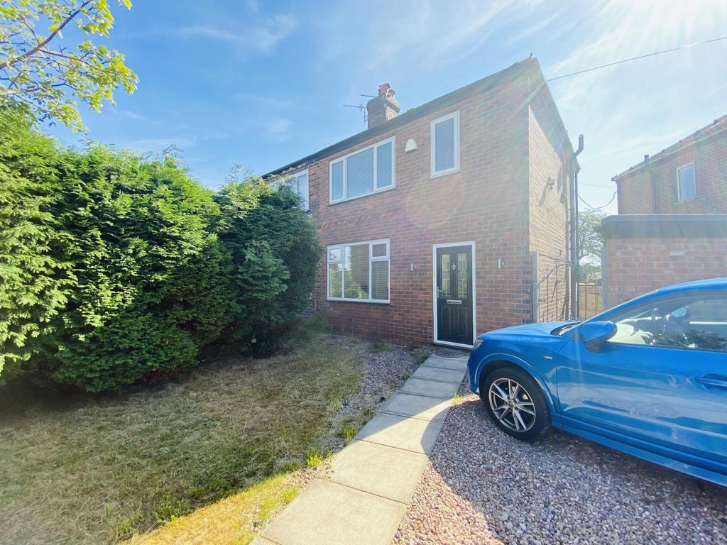 Dumbarton Road, Reddish, Stockport, SK5 2 bed semidetached house £