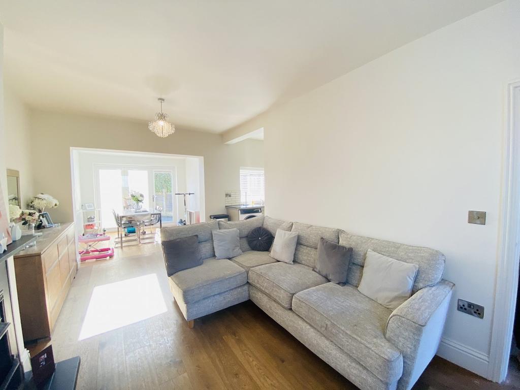 Dumbarton Road, Reddish, Stockport, SK5 2 bed semidetached house £