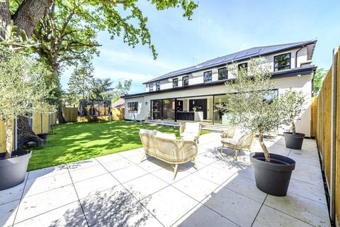 Arthur House Cobham Way, East Horsley, Leatherhead, KT24 5BH