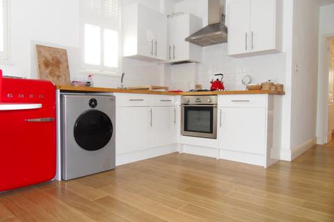1 bedroom flat to rent - Clarence Road, London SW19