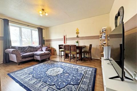 2 bedroom maisonette to rent, Baxter Road, Ilford, Essex, IG1