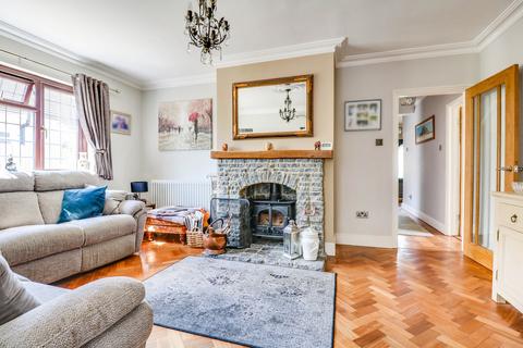 17 Hillcrest Road, Hockley, SS5 4QB