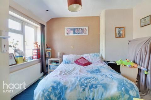 4 Chaucer Avenue, Hayes, UB4 0AP