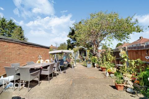 4 Chaucer Avenue, Hayes, UB4 0AP