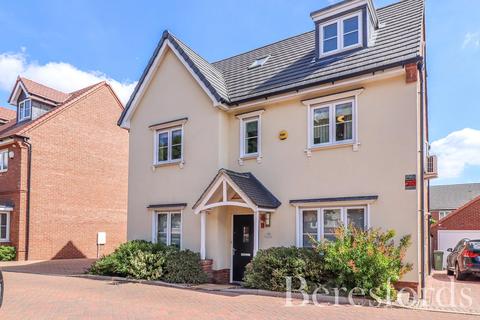 5 bedroom detached house for sale - Stamford Drive, Basildon, SS15