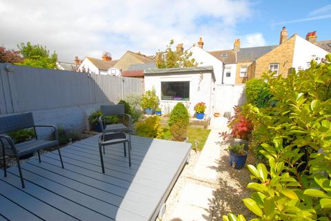 71 Albert Road, Hythe, CT21 6BT