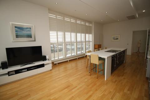 3 bedroom penthouse to rent - N V Building, 100 The Quays, Salford, Lancashire, M50